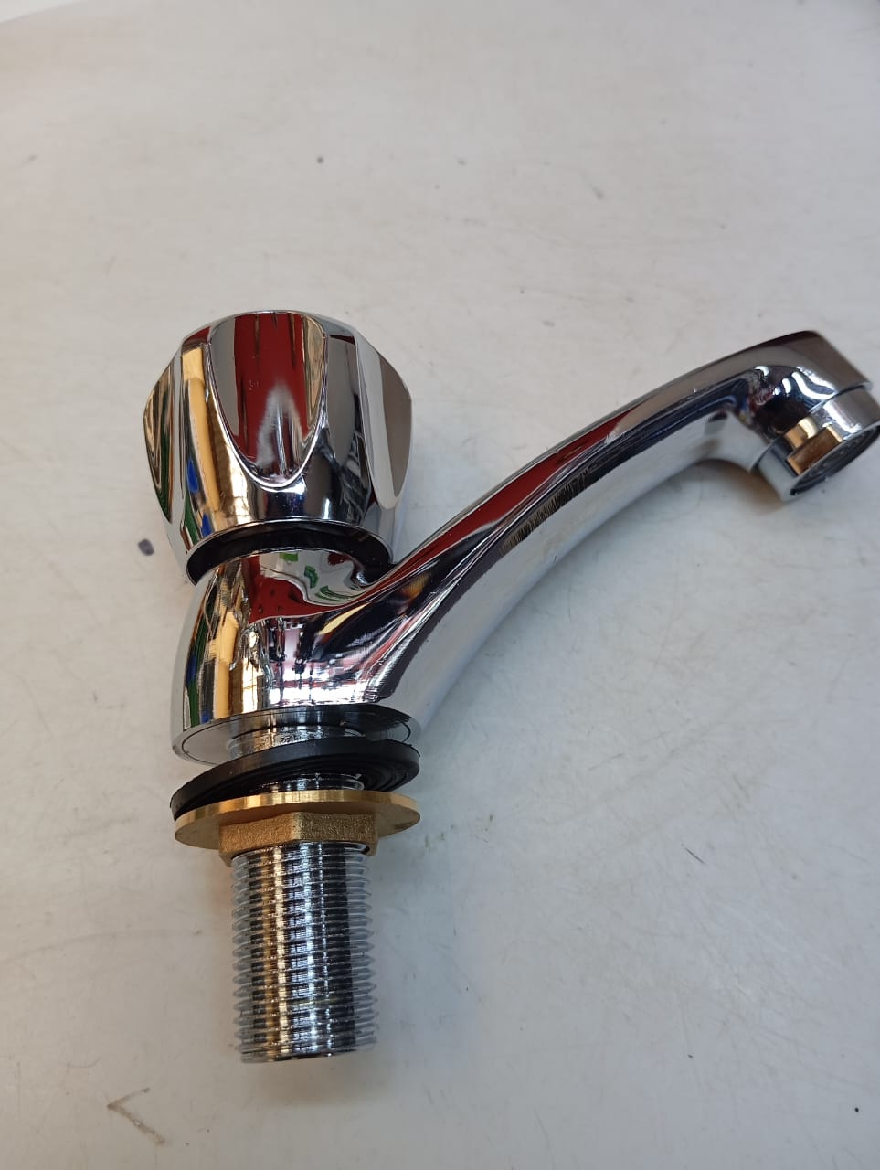 pillar basin tap  knob half turn
